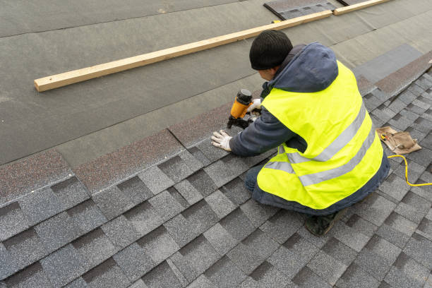 Best Roof Gutter Cleaning  in Simonton Lake, IN